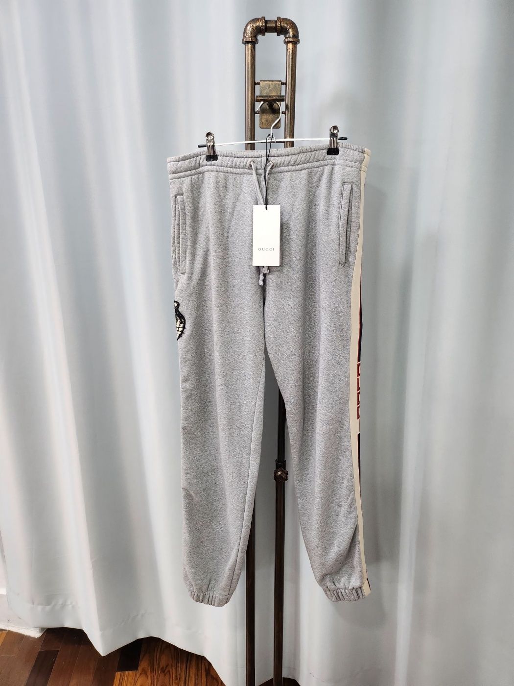 Gucci Tiger Embroidered Gray Stripe Jogger Pants S 117314739 – trenbe