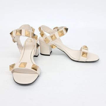 VALENTINO Roman Stud Sandalen 118231