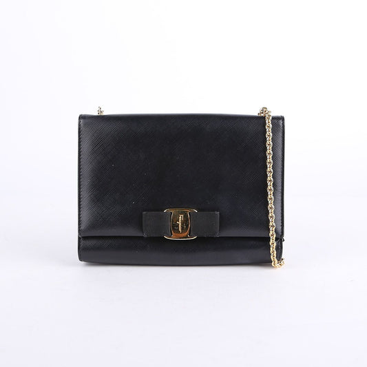 SALVATORE FERRAGAMO 22 B558 ブラック サフィアーノ レザー ジーニー チェーン クロスバッグ 19297221