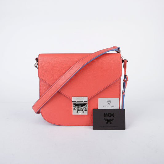 MCM レッドレザーパトリシアパークアベニューショルダーバッグ 25781064