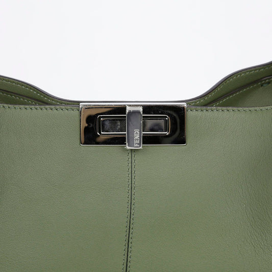 FENDI 8BN304 Lサイズ カーキ レザー モチーフ X ライト ピカブー ショルダーバッグ 26551317