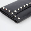 VALENTINO Lange Geldbörse aus schwarzem Leder mit Rockstuds 27563486 [P]