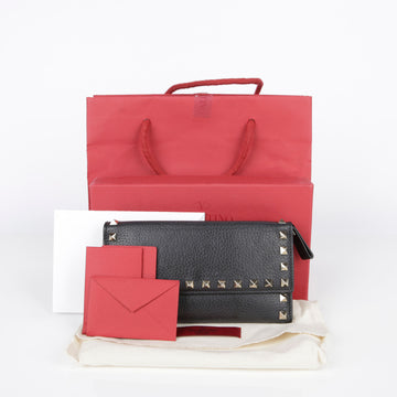 VALENTINO ブラックレザー ラックスタッド 折りたたみ長財布 27563486