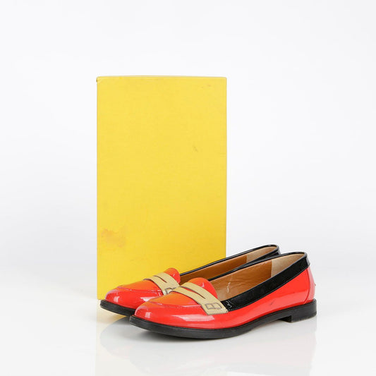 FENDI 250mm レッド ペイデント レザー ローファー 27941338