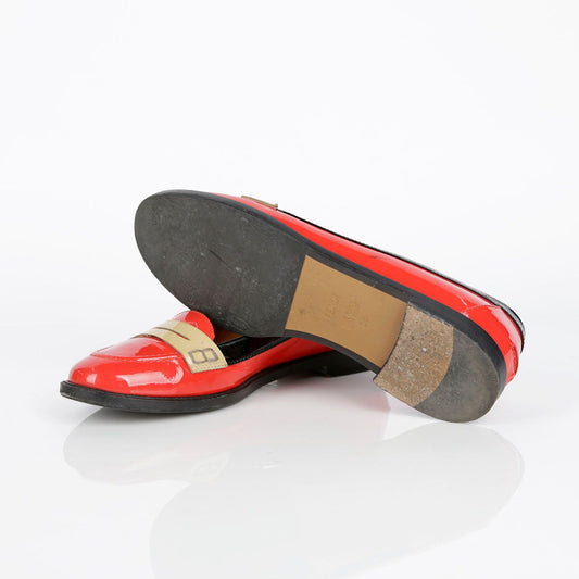 FENDI 250mm レッド ペイデント レザー ローファー 27941338