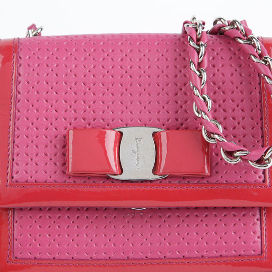 SALVATORE FERRAGAMO 21 E498 ピンク レザー アイレット クロスバッグ 28187724