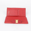 SALVATORE FERRAGAMO 22 A900 レッド レザー バラ 長財布 28228140 [P]