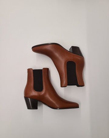 Celine Saint Germain Chelsea Boots 55 Caramel 327653002C 04CA 29962904