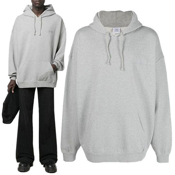 VETEMENTS 刺繍ロゴフーディTシャツ UA53HD260G 40306695