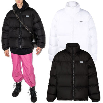 VETEMENTS ロゴパファーパディングダウンジャケット UA53JA400B UA53JA400W 42009127