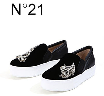 N°21 N21 ジュエル装飾スリッポン VELLU NERO 8631 17105416