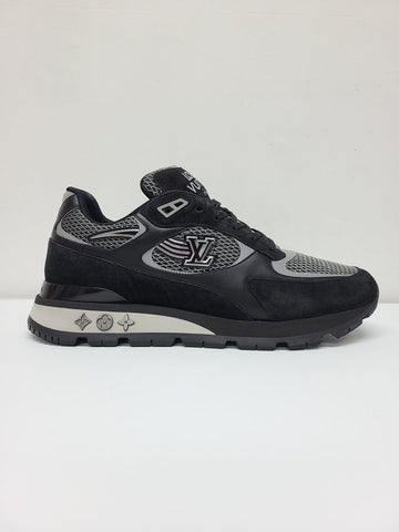 LOUIS VUITTON Schwarzes Mesh LV Wildleder Runaway Sneakers 43746667