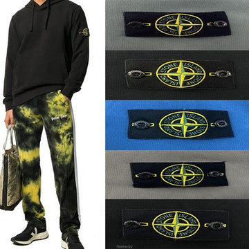 STONE ISLAND パッチフードマンツーマン731564120 V0043 V0068 V0029 V0055 V0020 24319718