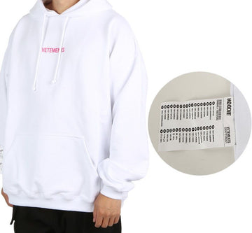 VETEMENTS ロゴ ラベル フード UE52TR380W 1601 WP 27003061