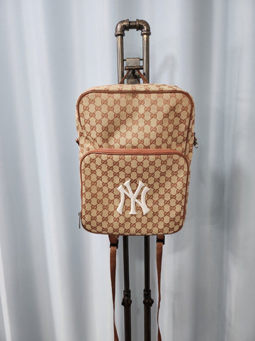 Gucci x MLB New York Yankees Patch Unisex Backpack 45719631