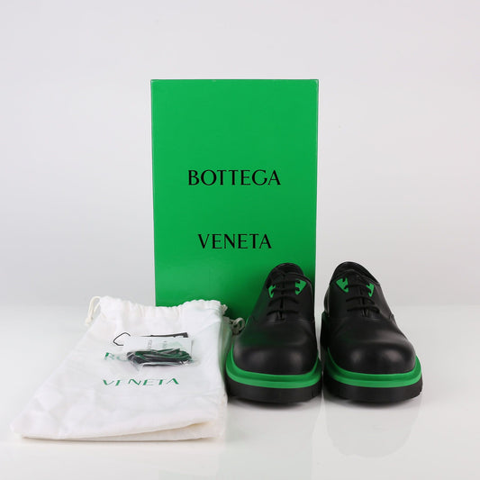 BOTTEGA VENETA Schwarze Leder Derby-Schuhe mit Reifen-Schnürung 44 667073 45488887