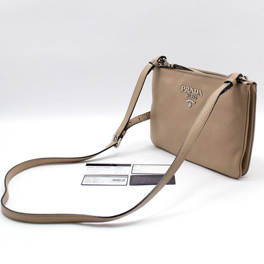 PRADA 1BH046 ピンクベージュ ヴィテロ フェニックス ゴールドロゴ クロスバッグ 47566789