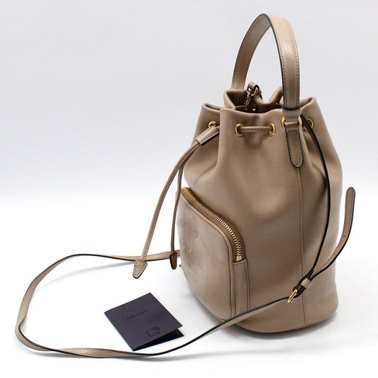 PRADA 1BH038 グレース カーフ レザー デュエット バケット クロスバッグ 53483047