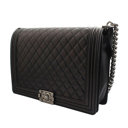 CHANEL ボーイ ブラック ラムスキン ヴィンテージ シルバー ショルダーバッグ 17番 54843782