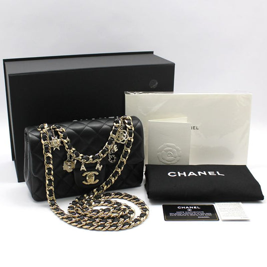CHANEL AS2326 ブラックラムスキン ゴールドクラシック ニューミニ チャームチェーン クロスバッグ 57540757