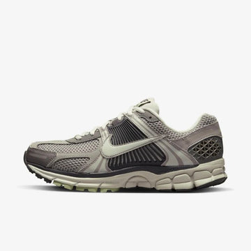 NIKE Zoom Vomero 5 Damen Cobblestone und Flat Pewter 60453260