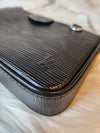 LOUIS VUITTON Eazy Pouch Épi (M80471) Schwarz 62940184 [P]