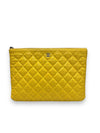 CHANEL パフォレーション クラッチ ニューミディアム イエロー A82045 63327193 [P]