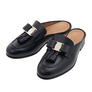 SALVATORE FERRAGAMO Damen Bogen Quasten Mule Sandalen 1CM NERO 0758462 45950113