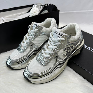 CHANEL CC Logo Cruise Sneakers 73008502