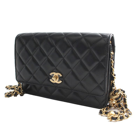 CHANEL チェーンボール ブラックラムスキン WOC クロスバッグ 内蔵チップ 74999553
