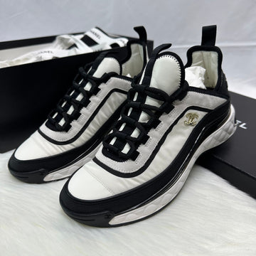 CHANEL CC Logo Mixed Fiber Women's Sneakers 76754403