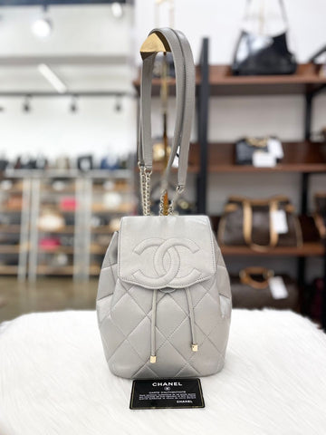 CHANEL 22 Season Calfskin Flap Backpack Silver 31 Series (AS2398) 77331520