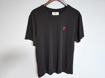 AMI [L] スモール ハート刺繍 半袖Tシャツ BFHJ108 87803157