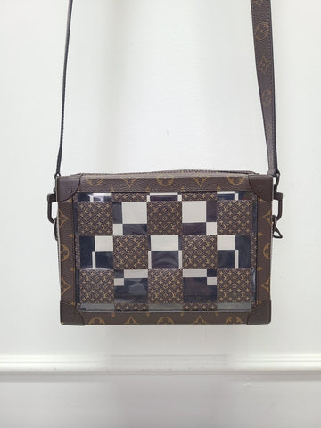 LOUIS VUITTON Monogram Damier Muster PVC Chess Soft Trunk Bag 88446974