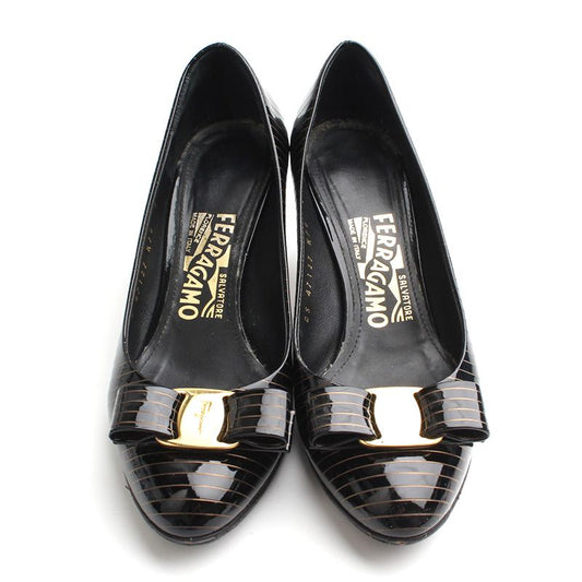 SALVATORE FERRAGAMO Goldstreifen Pumps 5D 92191947