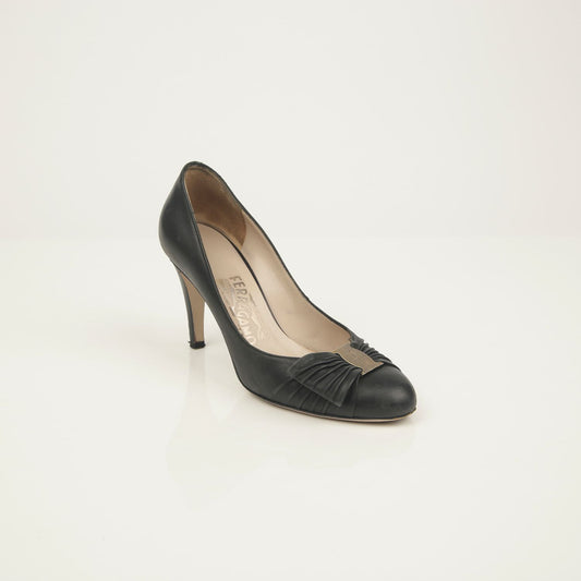 SALVATORE FERRAGAMO Einseitige Schleife Pumps Absatz 6 Größe 93310119