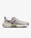 Nike V2K Run Premium Light Bone Sanddrift Biotech HF4305-072 95472715 [P]