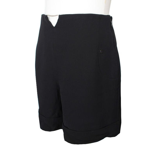 CHANEL Schwarze Seiden-Bermudashorts 55 96204211
