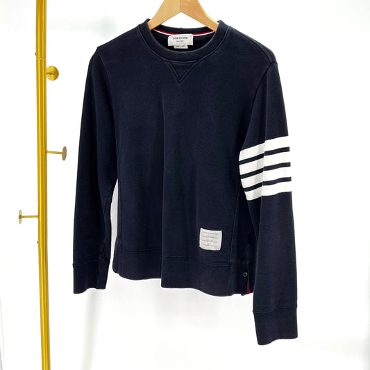 THOM BROWNE 斜めストラップスウェット ネイビー (MJT021H) 105623011