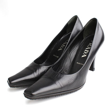 PRADA 黒いスクエアトゥパンプス (36) 111038101