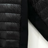 MONCLER Leichte Daunenjacke mit schwarzem Aufnäher 112480502 [P]