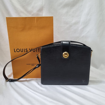 LOUIS VUITTON Épi Capitaine Crossbody Bag 408-26 112484650 [P]