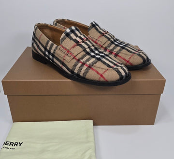 BURBERRY Slipper 270 112979279