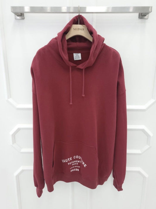 VETEMENTS アトリエバーガンディプリンティングフーディL 114174916