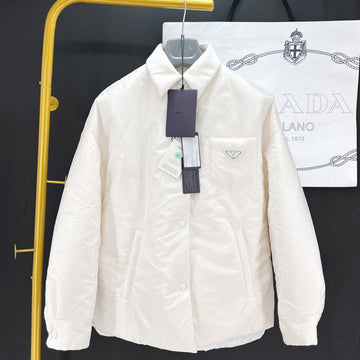 PRADA Rucksackjacke aus Re-Nylon für Damen, gepolstert 36 114899040
