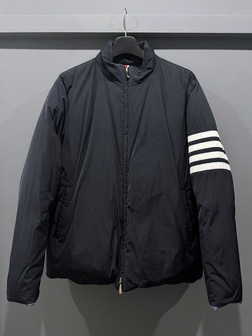 THOM BROWNE ネイビー バンド リバーシブル ダブルフェイス パディング MJD091X 05385 415 116025004