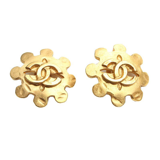 CHANEL CC Logo Slit Clip Earrings 116202037