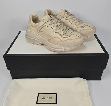 GUCCI ダーティー ライトン スニーカー (215) 117559916