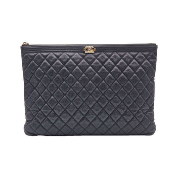 CHANEL A84407 Schwarzes Kaviar Champagnergold Metall Boy Große Clutch (29er) 117671830