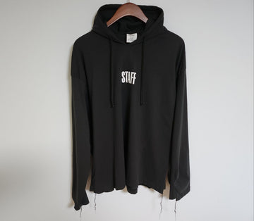 VETEMENTS S ブラック スタッフ ヴィンテージ フーディ WSS17HA9 117820639